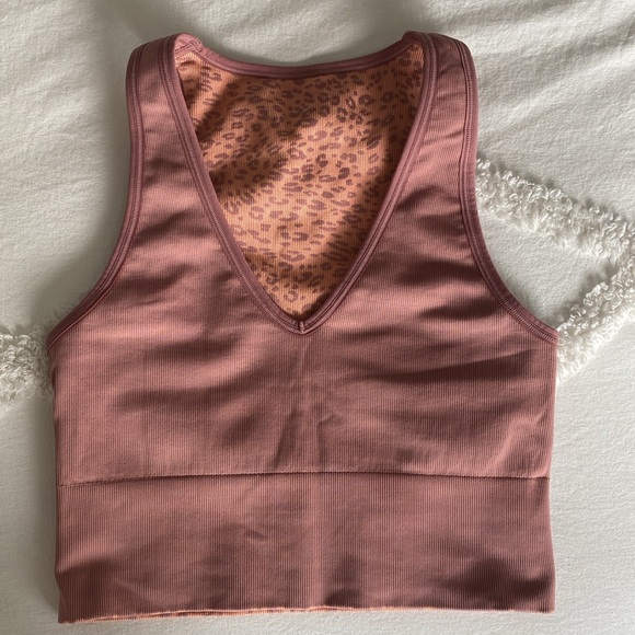 Like New Athleta crop tank top Aurora reversible ocelot Small - Picture 3 of 4